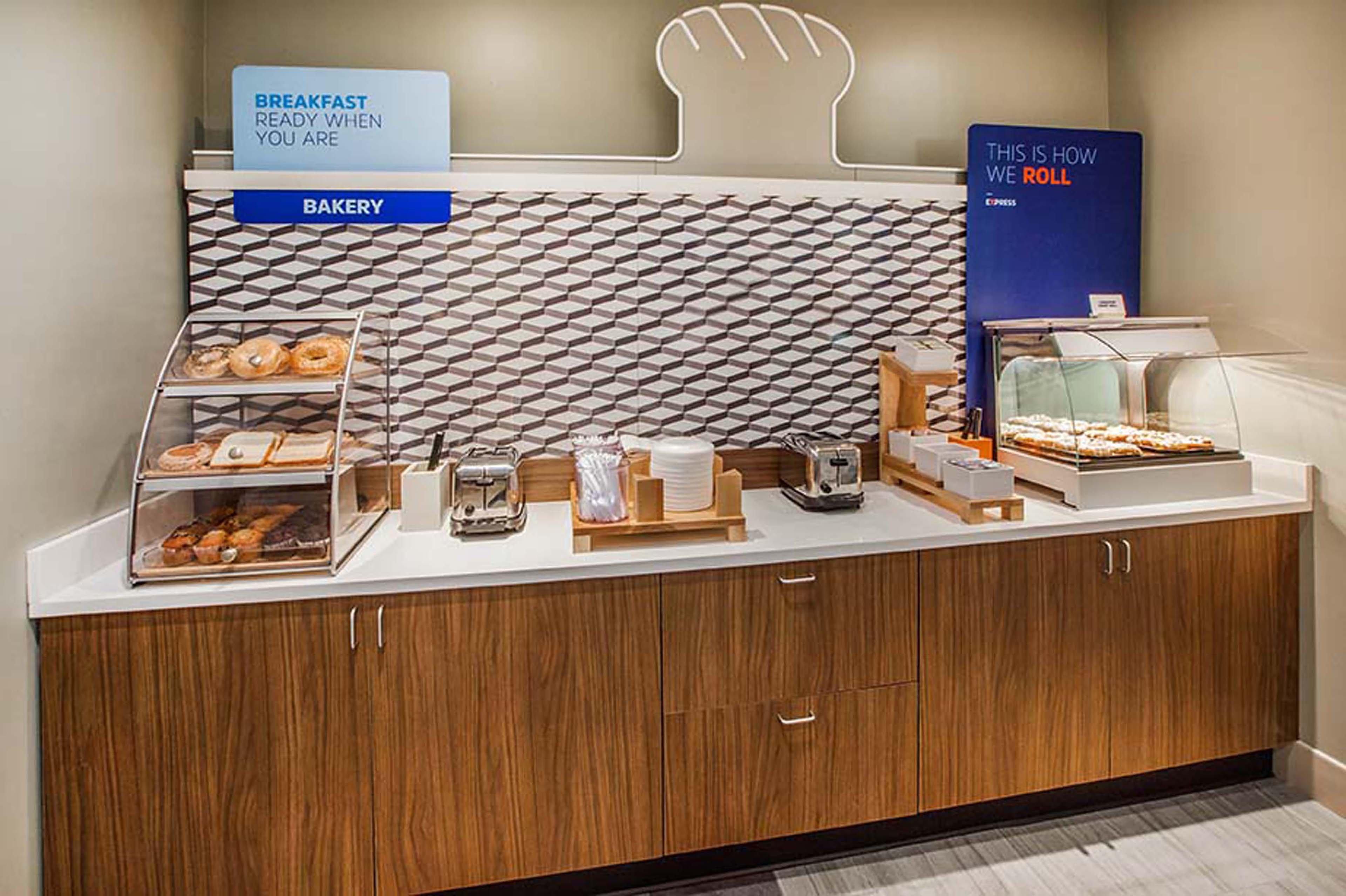 Holiday Inn Express Hotel & Suites Athens By Ihg Ngoại thất bức ảnh