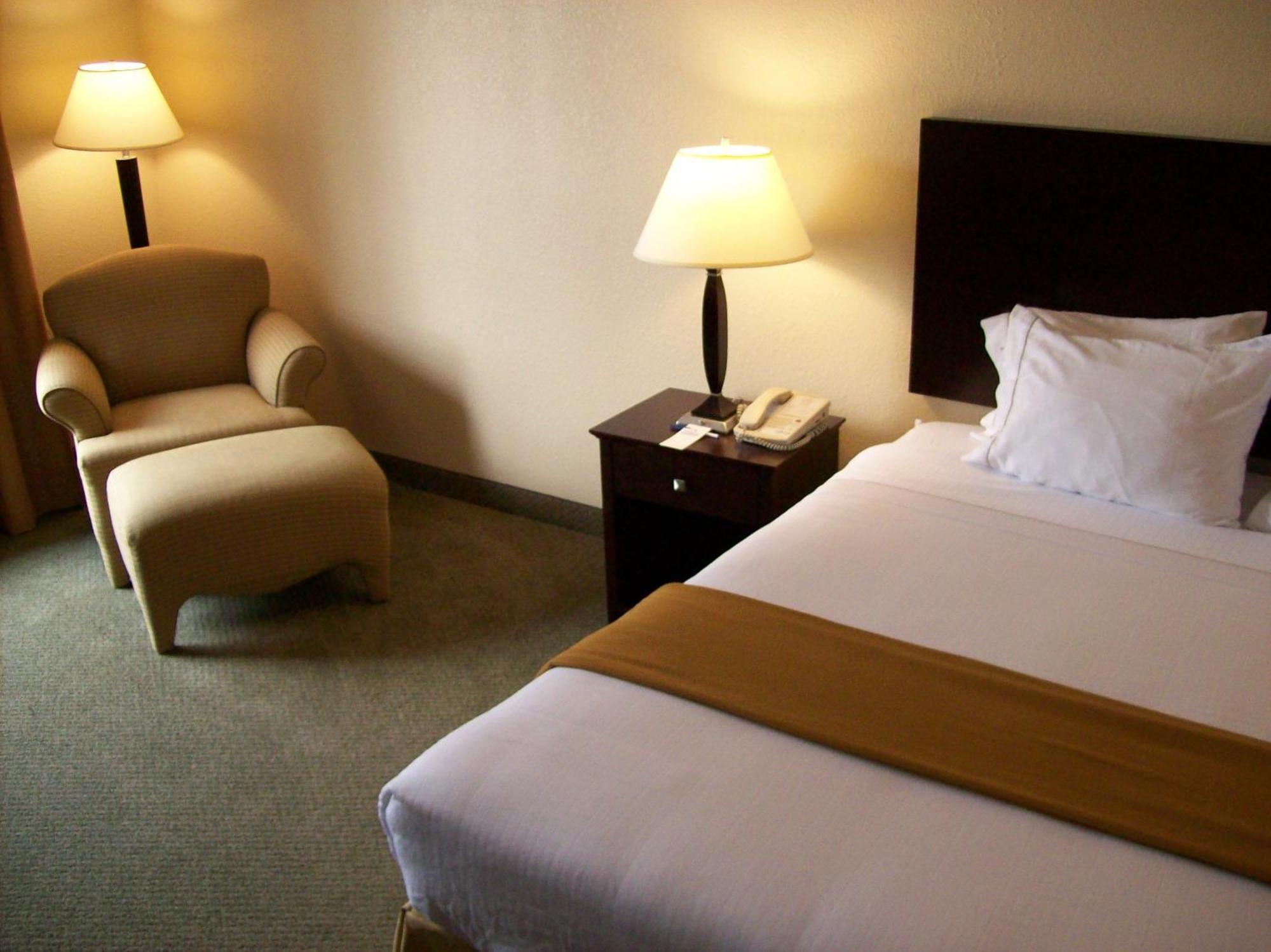 Holiday Inn Express Hotel & Suites Athens By Ihg Ngoại thất bức ảnh